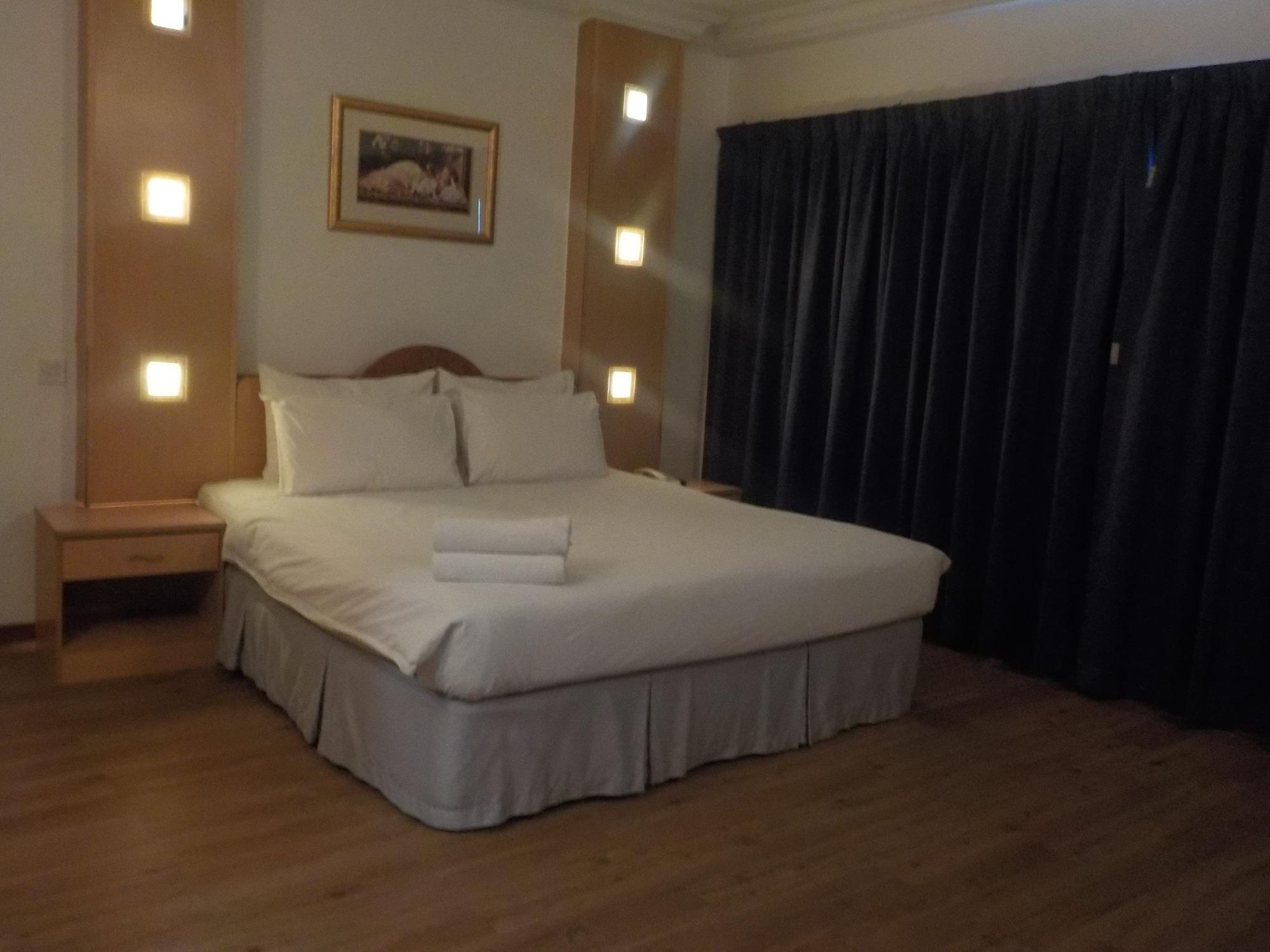 Fair Park Hotel Ипох Екстериор снимка